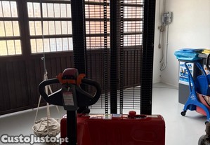 Stacker Elétrico 1.600 Kg | Mastro Duplex 3300 mm