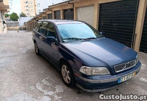 Volvo V40 1.9 TD - 98