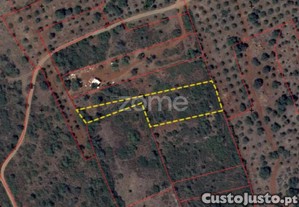 Terreno Rústico Com 2.820 M² Na Zona Da Franqueira