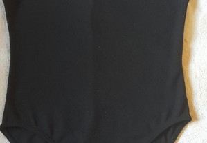 Body Zara cor preto com gola redonda tamanho M - Semi-Novo