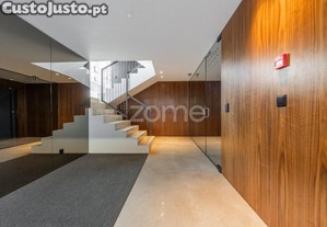 Apartamento T4 Novo No Empreendimento Icon, À...