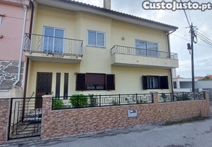Moradia T4 à venda em Areosa, €400.000