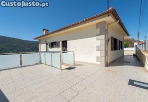 Moradia Individual Em Nogueira, Braga | Ideal...