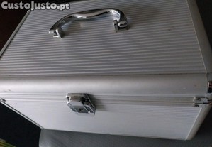 Malas em aluminio impecaveis