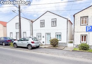 Moradia T3 Com Quintal Em Santo António