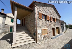 Casa T1 em Sernancelhe e Sarzeda de 121,00 m