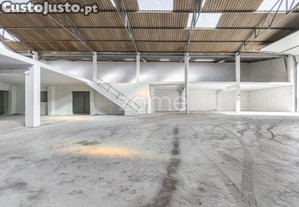 Armazém Junto À A41 Em Mozelos, Santa Maria Da...