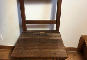 Cadeiras em madeira maciça valor 5 uni