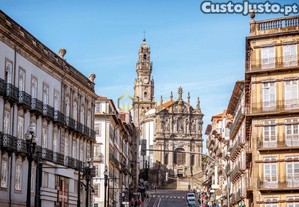 Prdio na baixa do Porto com 5 fraes