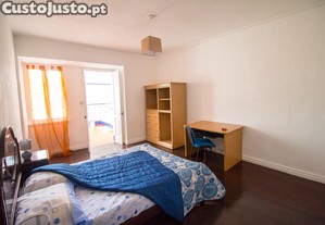 Quarto com WC - Ponta Delgada Universidade dos Aores