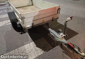 Atrelado humbaur 2.051.10 com travo de inrcia
