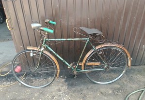 Bicicleta Pasteleira antiga com mudanças completa