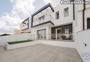 Casa / Villa T3 em Lourinhã e Atalaia de 201,00 m²