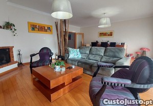 Moradia T4 à venda em Areosa, €350.000