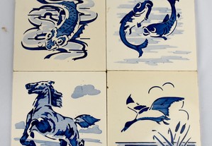 Conjunto de 4 azulejos com desenhos pintados à Mão, da fábrica Aleluia  Aveiro 