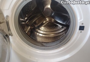 Máquina lavar roupa.