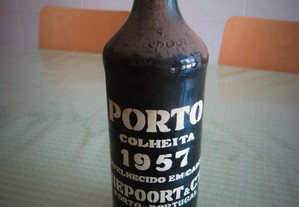 Garrafa de Vinho do Porto Niepoort Colheita 1957