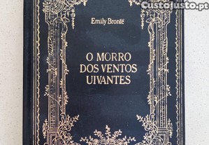 "O Morro dos Ventos Uivantes", por Emily Brontë.