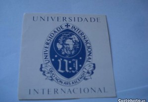 Autocolante: Universidade Internacional