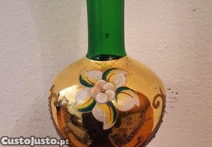Jarra solitário em vidro Murano, decoração floral relevada