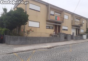 Prédio com 6 Habitações