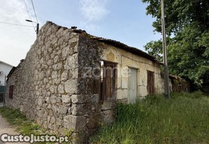 Casa Para Restauro No Centro De Paredes