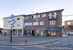 Prédio habitacional e comercial em sobrado/valongo