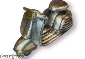 Mini Escultura Decorativa  Vespa Vintage  em Metal