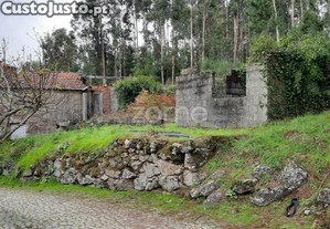Casa Para Recuperar Em Figueira, Penafiel