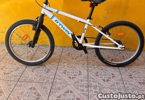 bicicleta infantil B'Twin modelo Racingboy 300