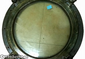 Vigia em ferro recuperada de antigo navio, Peça raríssima