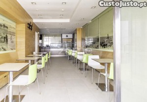 Prdio Torre De Moncorvo Com Loja Comercial