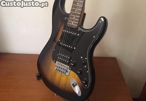 Guitarra Fender Squier Affinnity HSS em estado novo