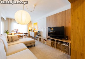Apartamento T3 Renovado C/ Garagem Fechada E...