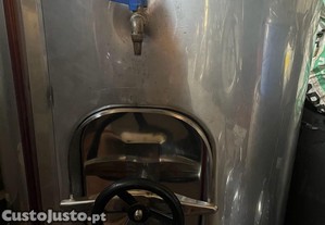 cuba 550 litros em inox para vinho