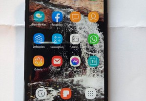 Smartphone Samsung A3 (2017), preto