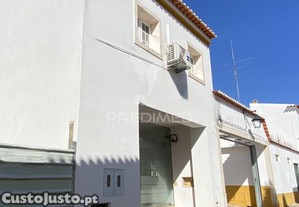 Apartamento t3, com loja no centro de vila viosa
