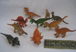 Dinossauros em miniatura
