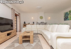 Moradia T5+1 Com Garagem E Terreno Nas...