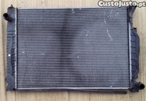 Radiador, arrefecimento do motor 4BO121251R