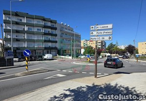 Loja De Rua | Próxima Hosp Fernando Pessoa E...