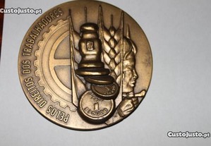 Medalha do XIII Aniversário da Banca e Seguros