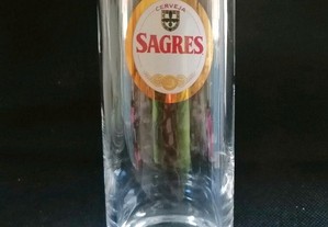 Copo em vidro da cerveja Sagres, com aferição 30 cl de 2001