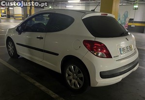 Peugeot 207 1.4 HDI - 10