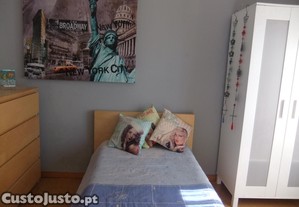 Quarto com despesas includas