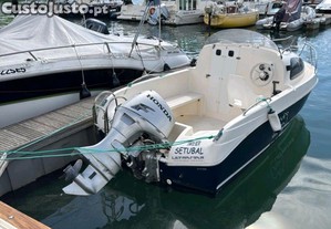 Barco recreio e pesca