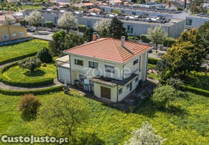 Moradia T4 Com Terreno Em Canidelo - Espaço,...