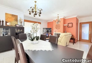 Apartamento T3 Com Terraço, Castêlo Da Maia