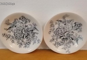 Pratos decorativos em porcelana Crown Ducal