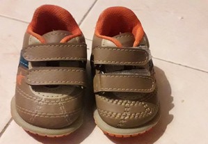 Ténis Sapato bebe 18, "novo" tamanho peq. +/- 16